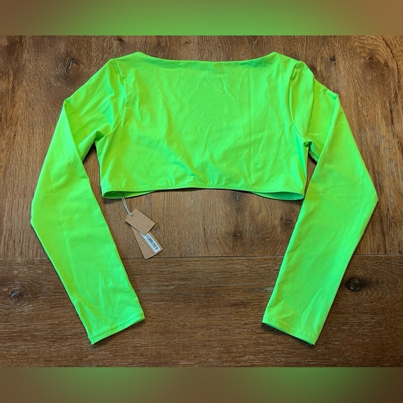 SKIMS Neon Green Long Sleeve Crop Top and Mini Skirt Set - Picture 4 of 9